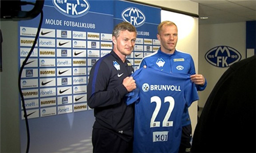 德媒：拜仁密切关注艾希霍恩，赫塔希望将解约金提高至2000万