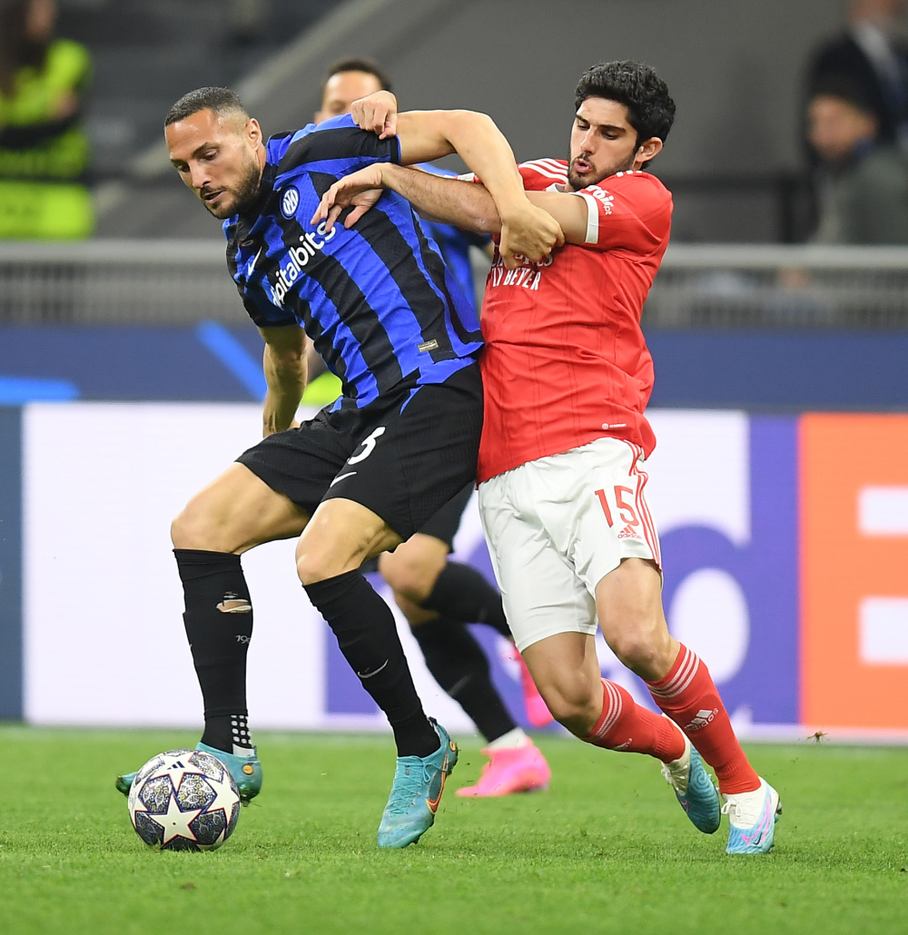 弗莱肯：曼城的阵容确实令人意外；我们配得上这三分