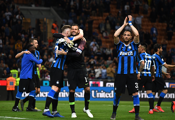 5分钟闪击马赛，圣吉罗斯收获建队128年首个欧冠主场进球