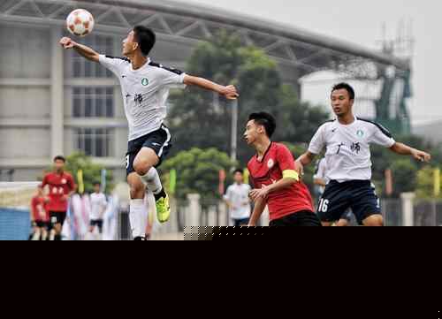 法媒：于帕想在新合同第一年加解约条款，对此巴黎和皇马愿意（法媒：于帕希望在新合同首年设置解约条款，巴黎与皇马均同意）