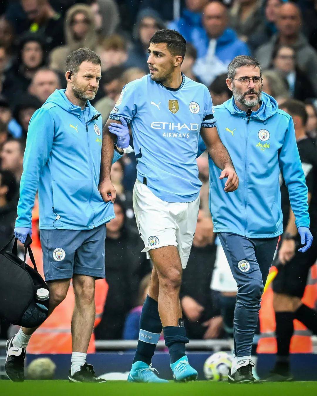 李金羽：中国足球前一段已经掉冰窟窿里了，目前处于恢复期（李金羽：此前中国足球跌入低谷，如今正处于恢复阶段）