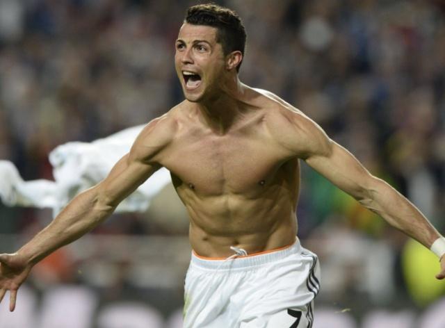 自苏牙以来，斯韦德贝里是首位西甲对皇马连续三场破门的外援（斯韦德贝里成苏牙后西甲首位对皇马连续三战破门的外援）