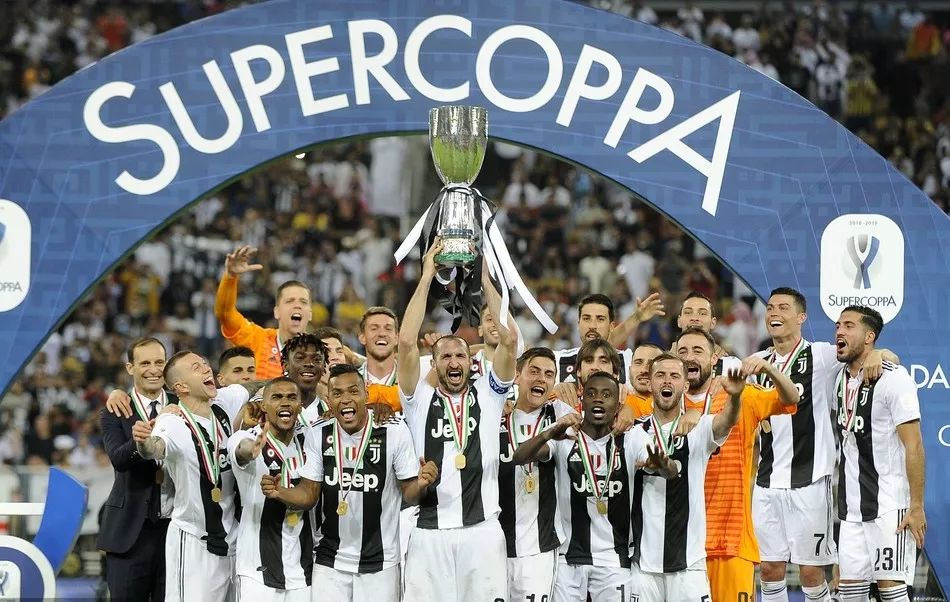 英超青训球员炫耀贩毒被判3年，同伙持枪获刑10年（英超梯队球员因炫耀贩毒获刑3年，持枪同伙被判10年）